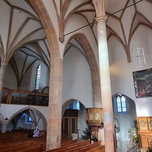 Kanzel, Kreuzweg und Orgel