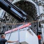 Transport des neuen Altars in den Linzer Mariendom