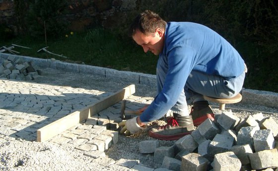 Sanierungsarbeiten am Friedhof