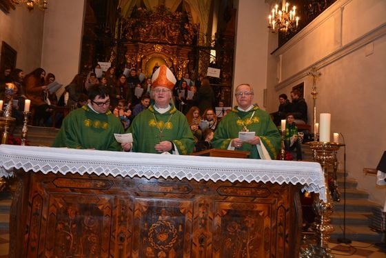 V. l.: Regionsjugendseelsorger Maximilian Pühringer, Bischof Manfred Scheuer und Abt Martin Felhofer