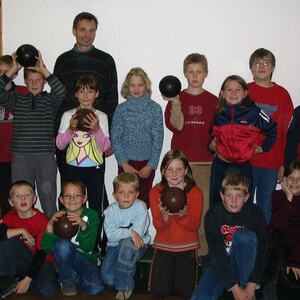 Ministranten auf der Kegelbahn 2004