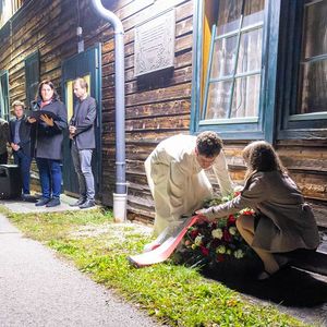 Gedenkfeier an die Opfer des ehemaligen KZ Außenlagers Ternberg unter dem Thema „Politischer Widerstand“Bild: Kranzniederlegung