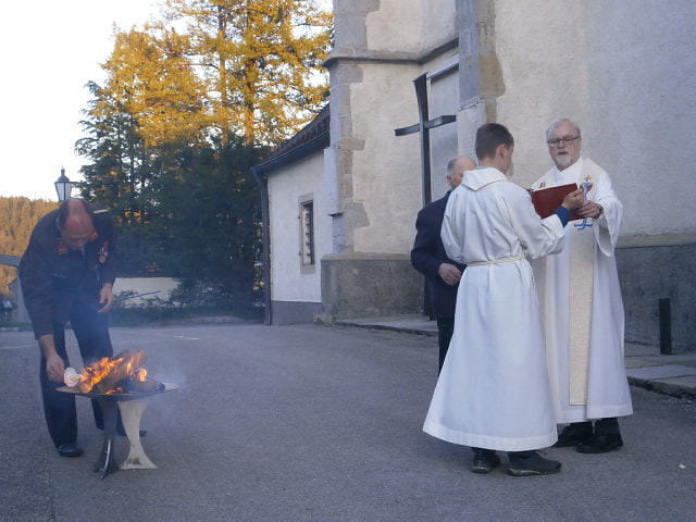 Segnung des Osterfeuers         