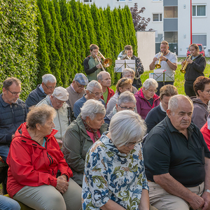 Bläser-Quartett um Roman Mitterndorfer im Hintergrund 