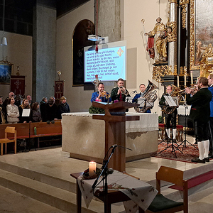 Gemeinsames 'Es wird schau glei dumpa'