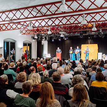 Kabarettabend „Liebesg'schichten und Arbeitssach'n“