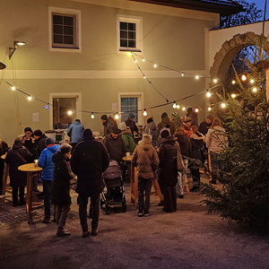 Adventmarkt der Pfarre