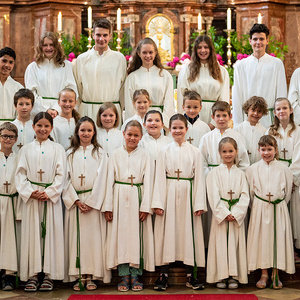 Familiengottesdienst mit Aufnahme der JS- und Ministrantenkinder vom Vorjahr