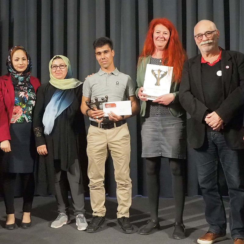 Verein Zu-Flucht mit Kostnix-Laden bei der Solidaritätspreisverleihung 2019