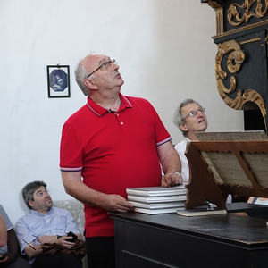 Wolfgang Kreuzhuber an der Freundt-Orgel in der Stiftskirche Baumgartenberg