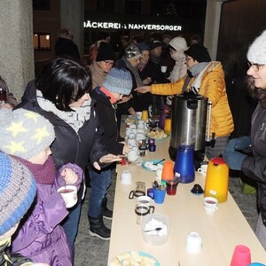 Jahresausklang mit Tee und Gebäck