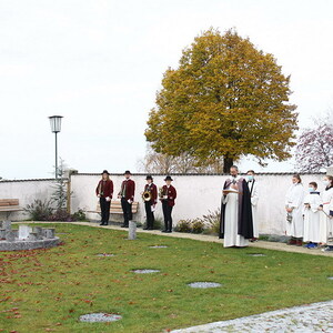 Segnung des neuen Urnengartens