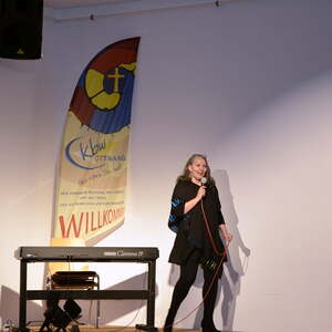 MODENSCHAU und Informationen über ökologisch und fair hergestellte Kleidung 