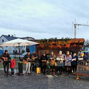 Familiengottesdienst auf der Dorfwiese