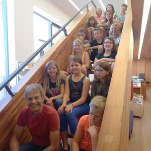 Kindergarten- und Volksschulkinder zu Besuch in der Bücherei