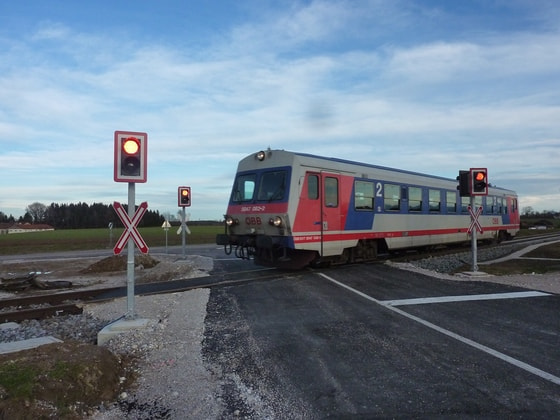 Bahnübergang mit Andreaskreuz