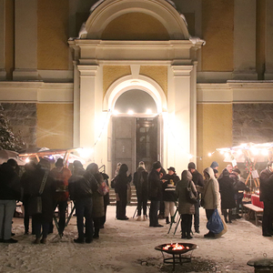 Adventfeier mit Genuss-standln in St. Quirinus