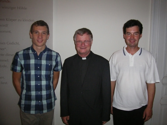 V.l.: Florian Sachsenhofer, Bischof Manfred Scheuer und Franziskus Schachreiter