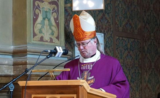 Bischof Manfred Scheuer bei seiner Predigt in Maria Puchheim