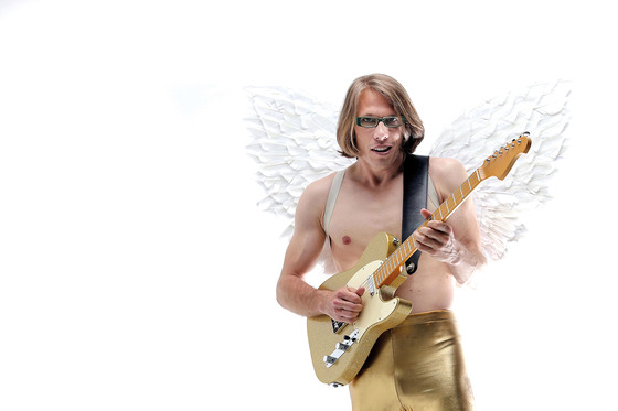 Blonder Engel / © Volker Weihbold Fiedhofslieder am St. Barbara-Friedhof