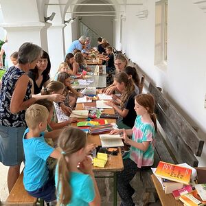 Bücherfalten in Buchkirchen