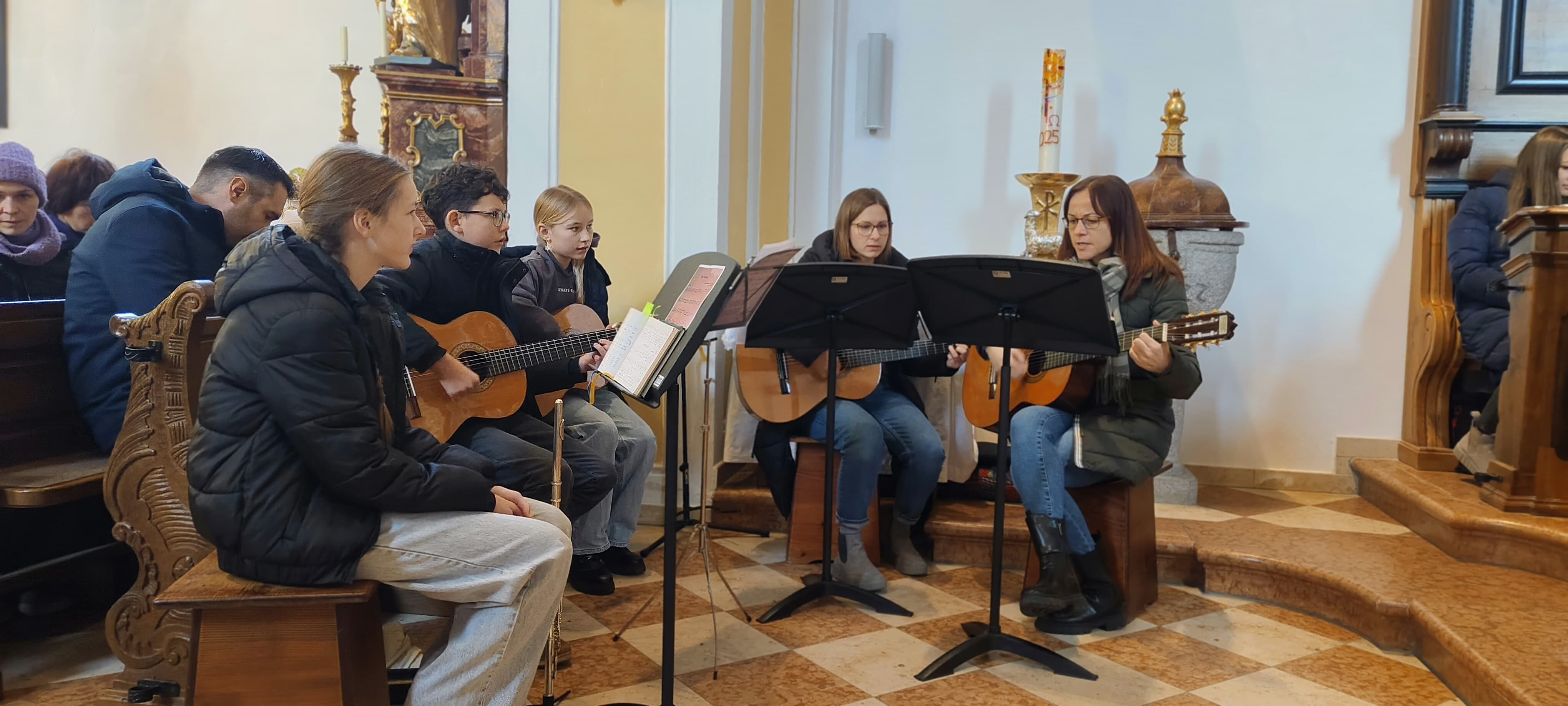 Familienmesse Komm mit zum Licht