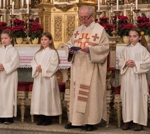 Ministrantenaufnahme und Danke an Albert Pesendorfer