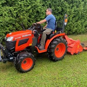 Spezialgerät zur Bodenaufbereitung.