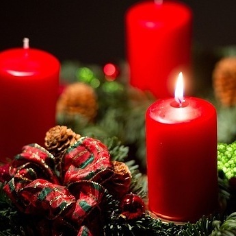 Adventkranzsegnung / © Pfarrgemeinde Steyr-Christkindl Adventkranzsegnung