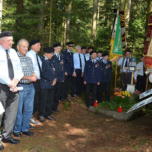 Gedenkfeier Fliegerkreuz in Entholz