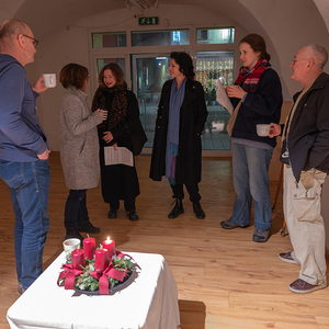 Lebendiger Adventkalender der Pfarre Kirchdorf an der Krems. Adventliche Besinnung - gemeinsam beten, singen und feiern. anschließend gemeinsam bei Tee wärmen und reden.