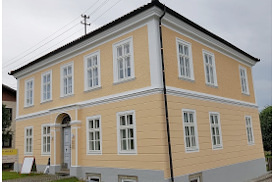 Pfarrhof Dorf an der Pram / Anna Bogner Pfarrhof Dorf an der Pram