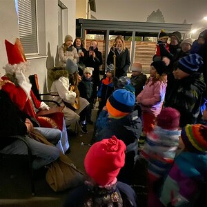 Nikoläuse unterwegs in St. Konrad