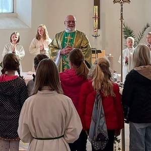 Familienmesse unter dem Thema 'Gott in allen Dingen entdecken'