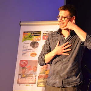  zwei restlos ausverkauften Vorstellungen vor einem begeisterten Publikum im Pfarrzentrum St. Stephanus