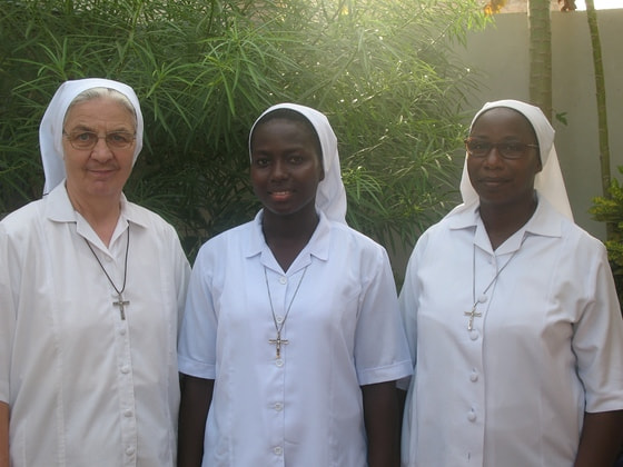Sr. Mariangela Mayer mit Mitschwestern / © Ursulinen Senegal Sr. Mariangela Mayer mit Mitschwestern