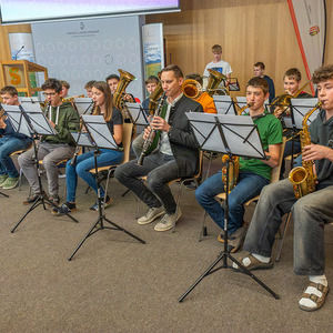 Bischof Manfred Scheuer besuchte die Landwirtschaftsschule in Schlierbach