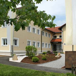 Vorplatzgestaltung Frühjahr 2011