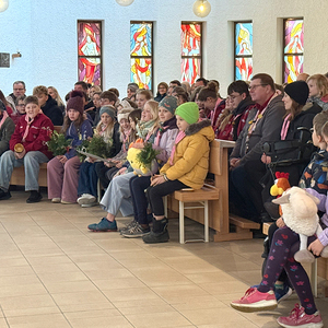 ... die sie zur passenden Stelle im Evangelium...