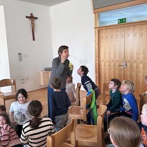 Koffertheater mit Leonora Leitl