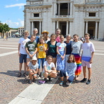 Minis vor der Basilika Santa Maria degli Angeli