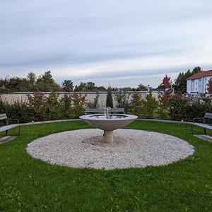 Brunnen im neuen Teil des Friedhofs