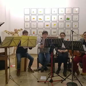 Band Kirche am Fluss in Fluss