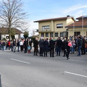 Palmweihe vor dem Pfarrheim