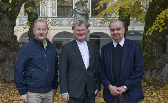 Der neue geschäftsführende Vorsitzende des Priesterrates der Diözese Linz, Werner Grad mit Bischof Manfred Scheuer und dem Stellvertreter des geschäftsführenden Vorsitzenden, Johann Gmeiner.