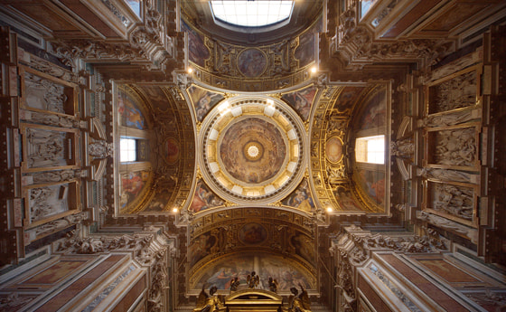 Santa Maria Maggiore Rom, Kuppel eines Seitenaltars. (Link zum Foto: https://de.wikipedia.org/wiki/Datei:Santa_Maria_Maggiore_(Rome)_02.jpg)