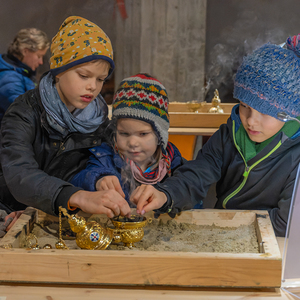Unterschiedliche Station luden zur Beschäftigung mit dem Thema 'Friede mit mir/meinem Nächsten'