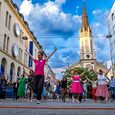 Eine Lange Nacht der Kirchen, die in Bewegung bringt: Tanzen auf dem Martin-Luther-Platz