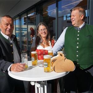 Festgottesdienst und Feier in der MZH 