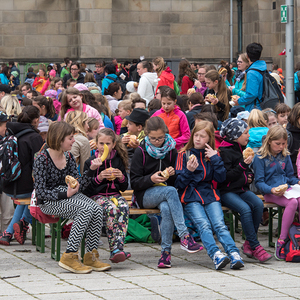 JuMiläum – Großes Kinderfest zu 70 Jahre Jungschar in Linz1.500 MinistrantInnen, Jungscharkinder und GruppenleiterInnen feierten am Samstag, 20. Mai 2017 den 70. Geburtstag der Katholischen Jungschar in der Linzer Innenstadt. Der gemeinsame Gottesdi